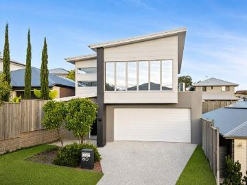 Modern Family Living with New Air Conditioning & Solar in Springfield's Prestigious Kalina Estate