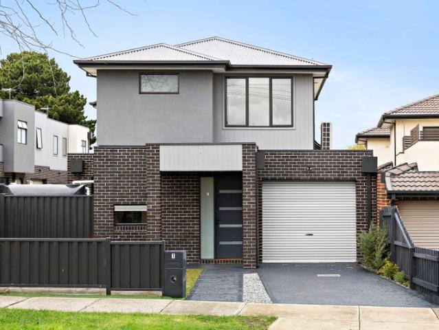 Modern Family Living in a Prime Location