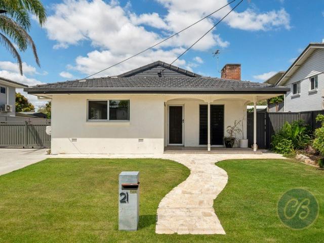 Modern family Living with a Separate Granny Flat in a Quiet Cul de Sac