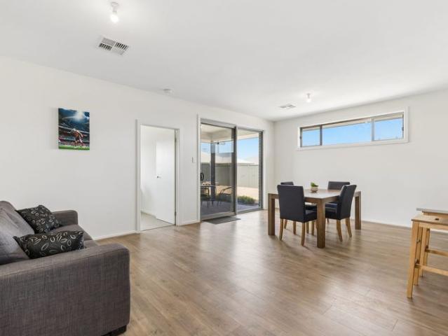 Modern Family Living with Ample Parking