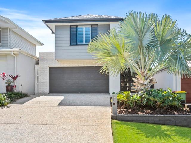 MODERN FAMILY LIVING WITH BAY GLIMPSES