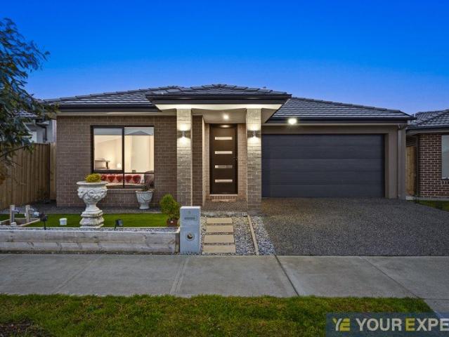 Modern Family Living with Comfort, Style & Convenience in the Heart of Officer!