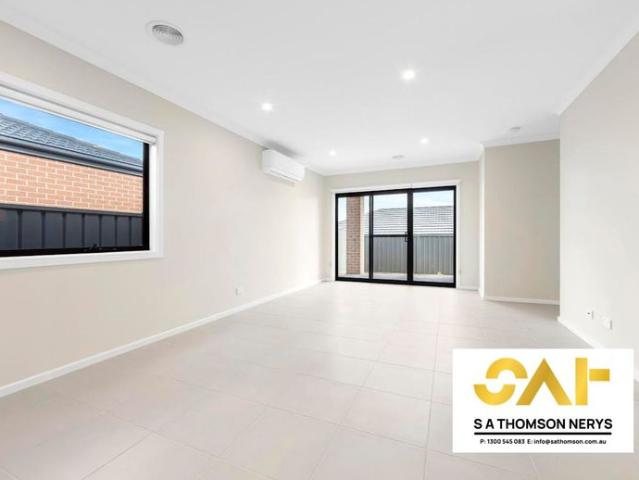 Modern Family Living with Extra Study Space in Prime Truganina Location