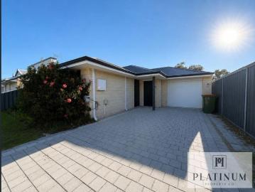 Modern Family Living with Entertainer's Alfresco