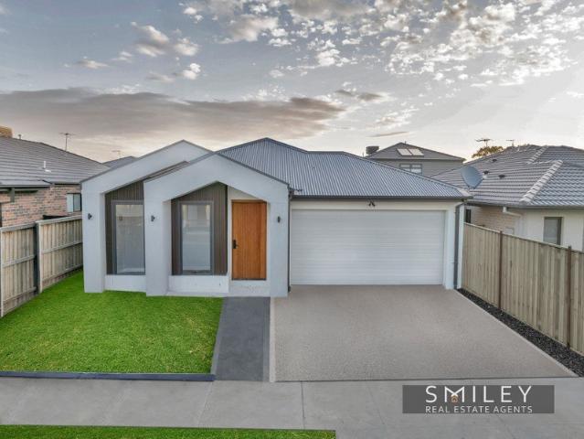 Modern Family Living with Flexible Floorplan