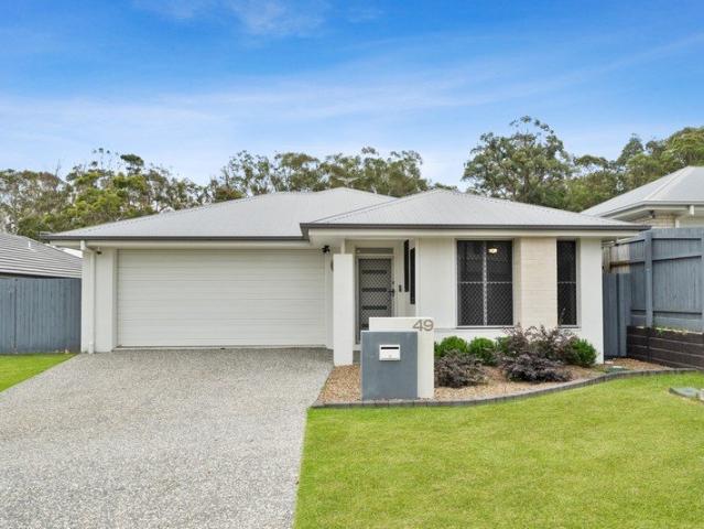 Modern Family Living with Gated Side Access