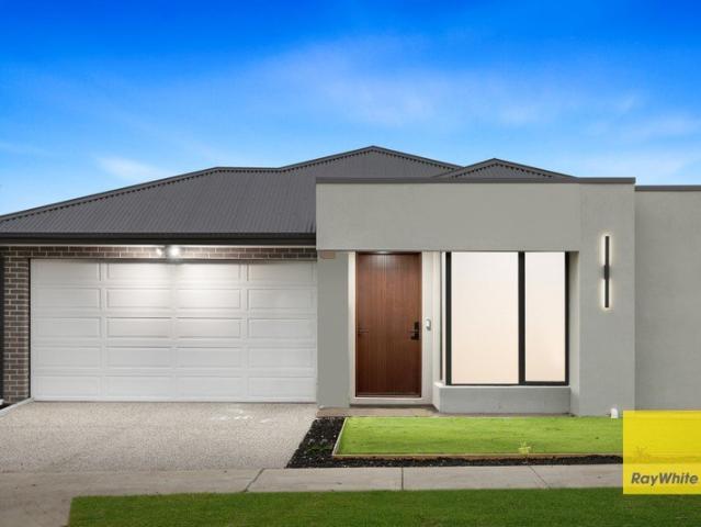 Modern Family Living with Luxury Finishes in Prime Location