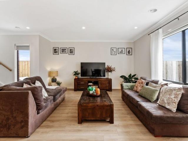 Modern Family Living with Lifestyle Extras