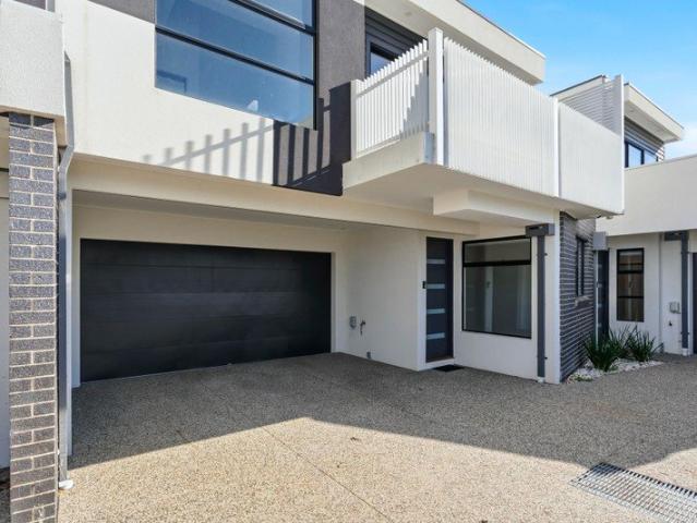 Modern Family Living with Park Views in a Peaceful Altona North Setting