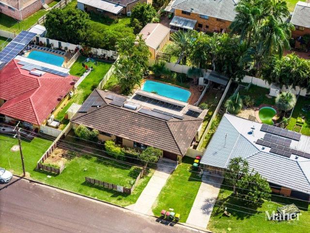 Modern Family Living with Pool & Solar in Casino