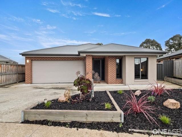 Modern Family Living with Premium Features