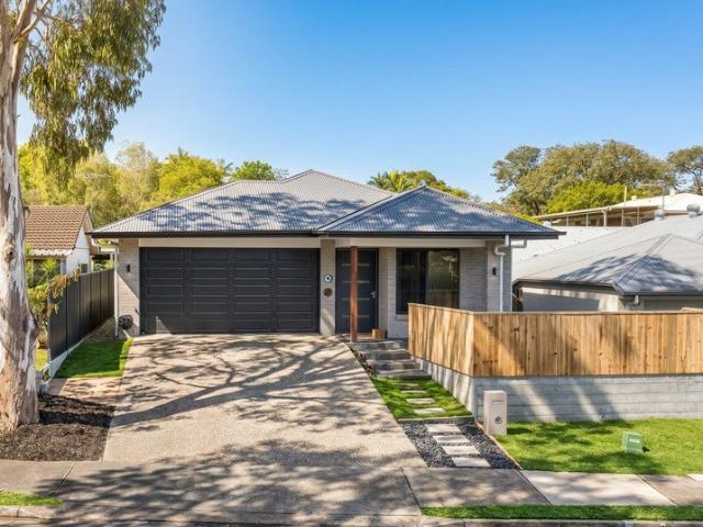 Modern Family Home Less Than 12 Months Old!