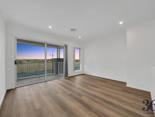 ! Modern Family Living with Premium Finishes in Prime Bonnie Brook For Rent !