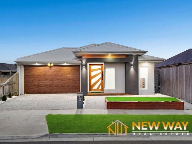 Modern Family Living with Premium Upgrades No Body Corporate!