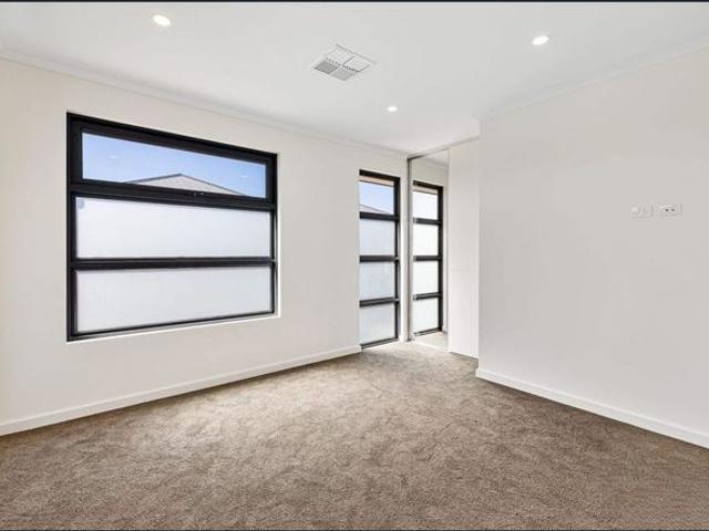 Modern Family Living with Quality Finishes & 3 Car Parking