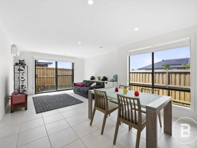 MODERN FAMILY LIVING WITH STYLE, SPACE AND COMFORT