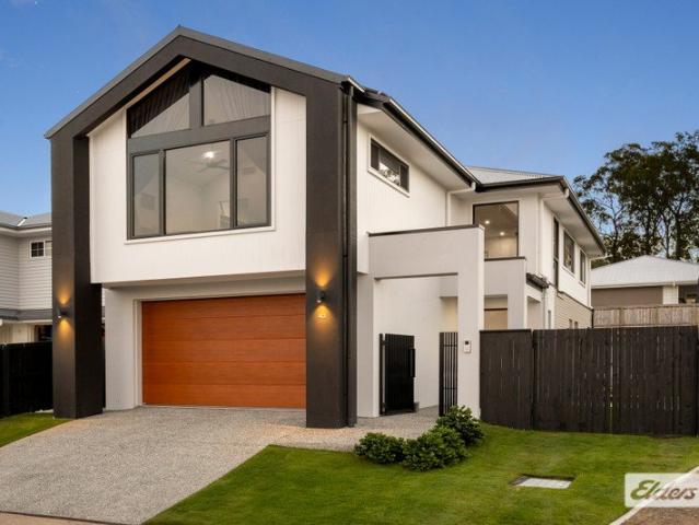 MODERN FAMILY LIVING WITH SIDE ACCESS, MULTIPLE LIVING AREAS & STUNNING OUTDOOR ENTERTAINING!