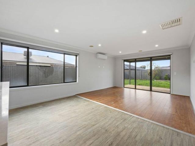 Modern Family Living with Side Access in a Prime Delacombe Location
