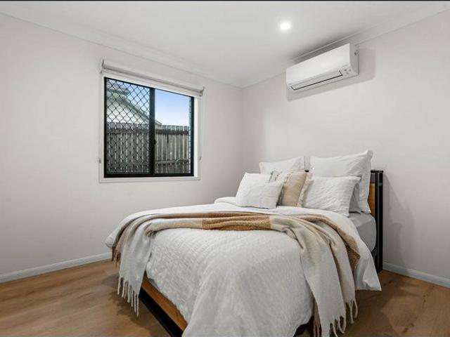 Amazing Airconditioned Home with huge yard & Man Cave shed