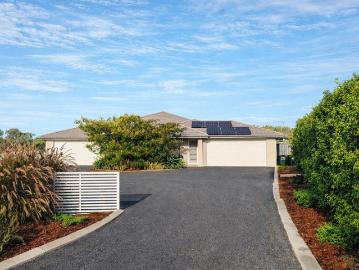 Modern Family Living with Solar Efficiency Minutes from Gunnedah CBD