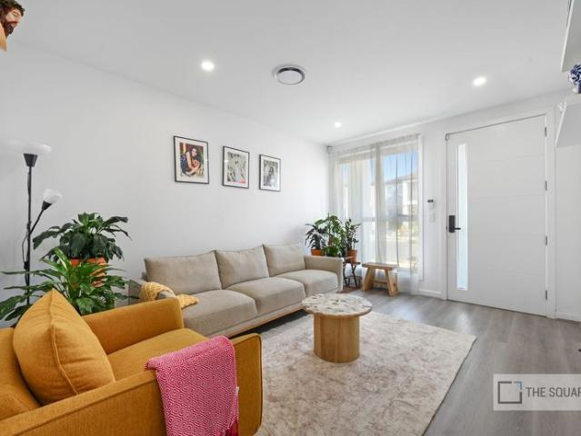 Modern Family Living with Solar Panels in a Convenient Marsden Park Location