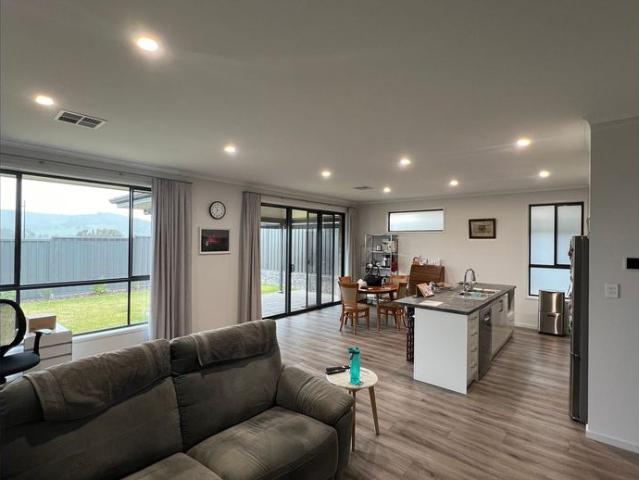 Modern Family Living with Solar Savings in a Sought After Mount Barker Location