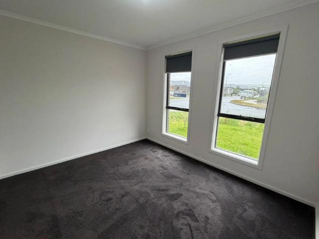 Modern Family Living with Space, Comfort & Convenience Please apply through tenantoptions.com.au