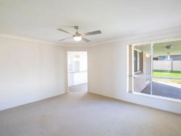 Cessnock, Narone Creek - Garden, Parking
