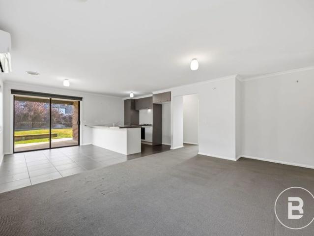 MODERN FAMILY LIVING WITH SPACE, COMFORT & ENTERTAINING APPEAL