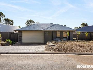 Modern Family Living with Space for the Caravan, Boat & More