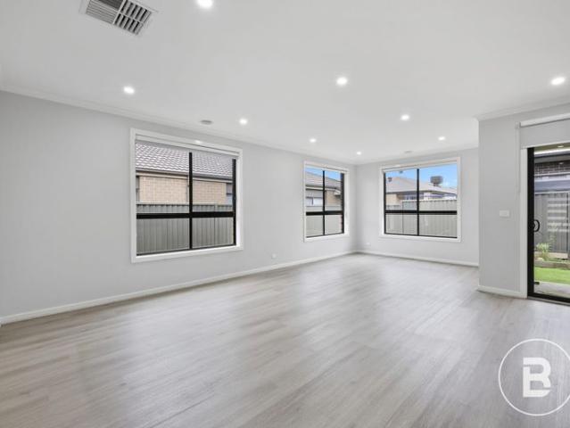 MODERN FAMILY LIVING WITH SPACE, STYLE AND LOW MAINTENANCE APPEAL