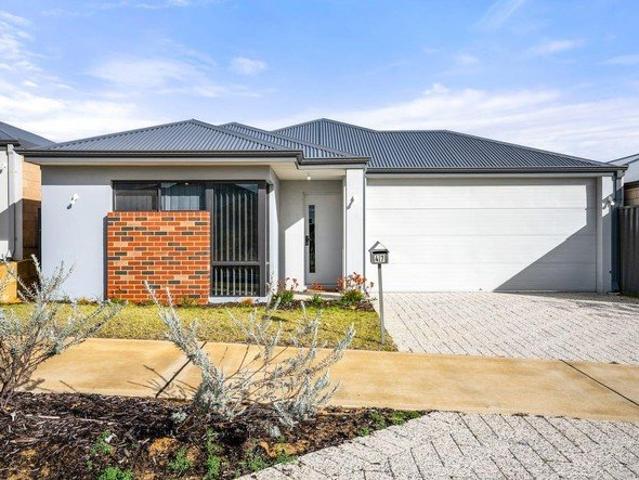 MODERN FAMILY LIVING WITH SPACE, STYLE & COMFORT!