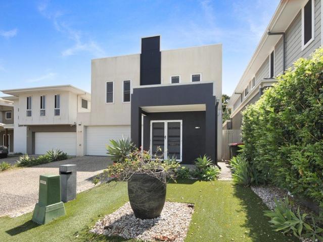 Modern Family Living with Space to Relax & Entertain