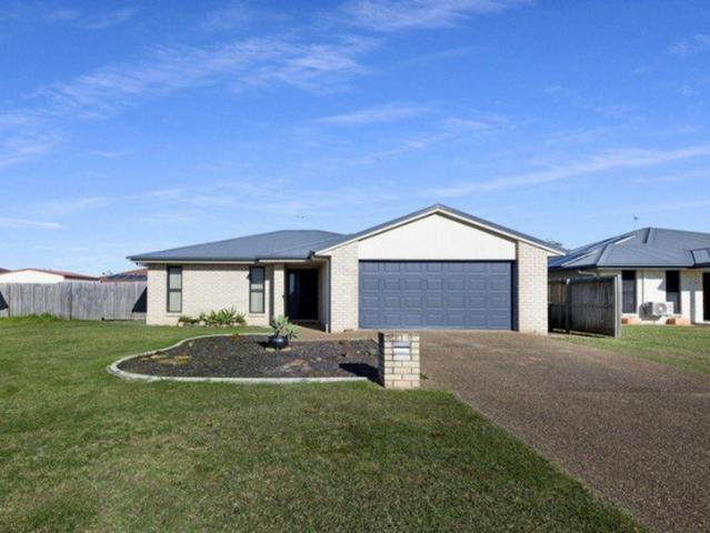 MODERN FAMILY LIVING WITH SPACE TO RELAX & ENTERTAIN