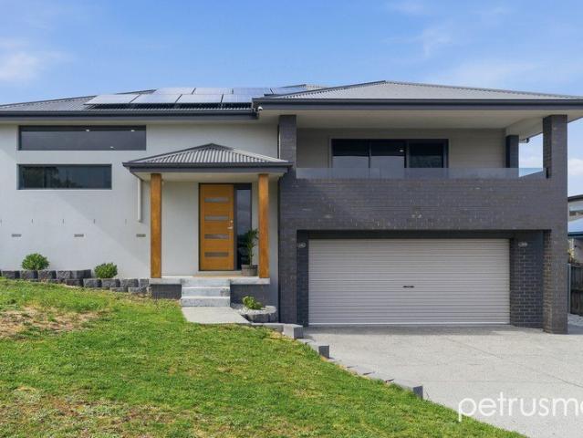 Modern Family Living with Space, Views and Lifestyle Appeal