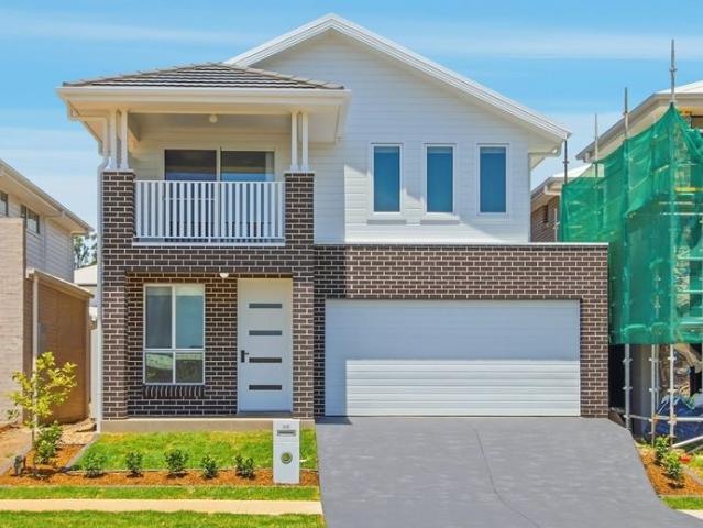Modern Family Living with Spacious Backyard