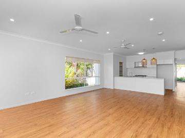 Modern Family Living with Theatre Room in Sought After Bushland Beach