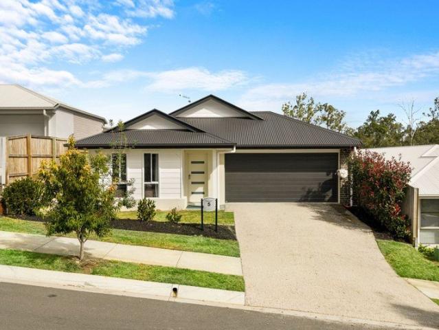 Modern Family Living with 13.3kW Solar & 33kWh Battery.