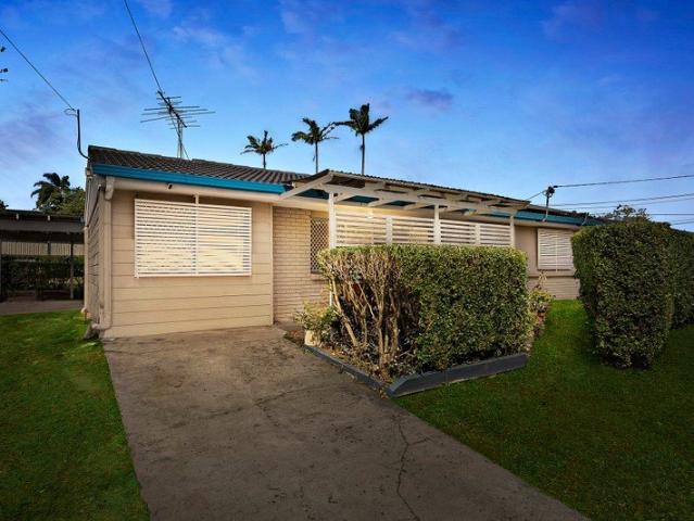 Modern Family Living at its Best Discover Tranquility and Convenience at 4 Charlane Street, Underwood