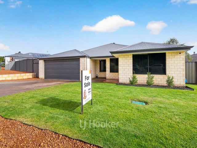 Modern Family Living at Its Best Move In & Make Memories!