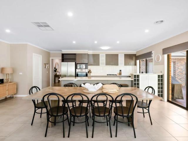Modern Family Living by the Bay – Spacious, Stylish & Perfectly Positioned