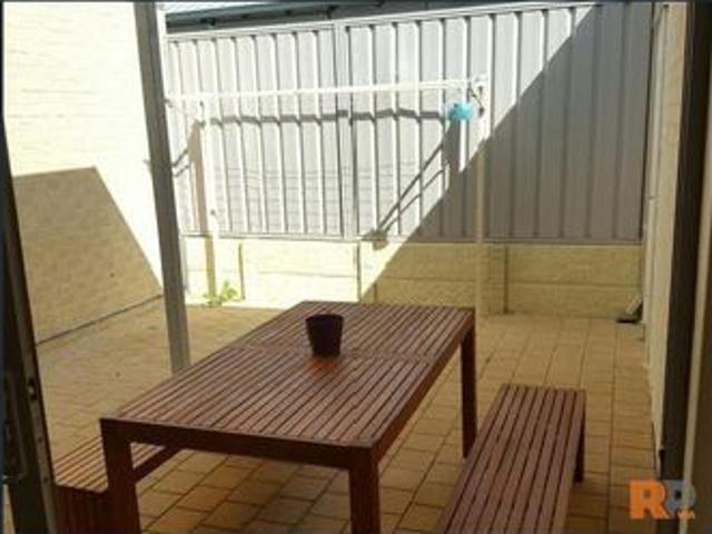 Modern Family Living Close to Westfield Carousel
