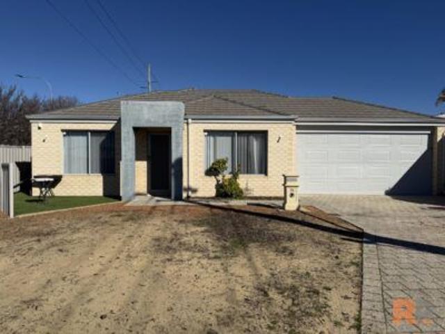 Modern Family Living Close to Westfield Carousel