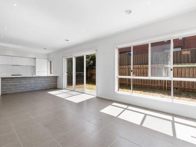 Modern Family Living Close to All Amenities