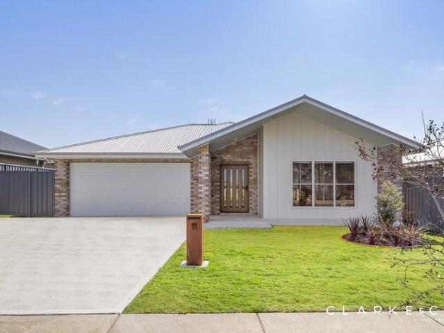 MODERN FAMILY LIVING, FINISHED TO IMPRESS!