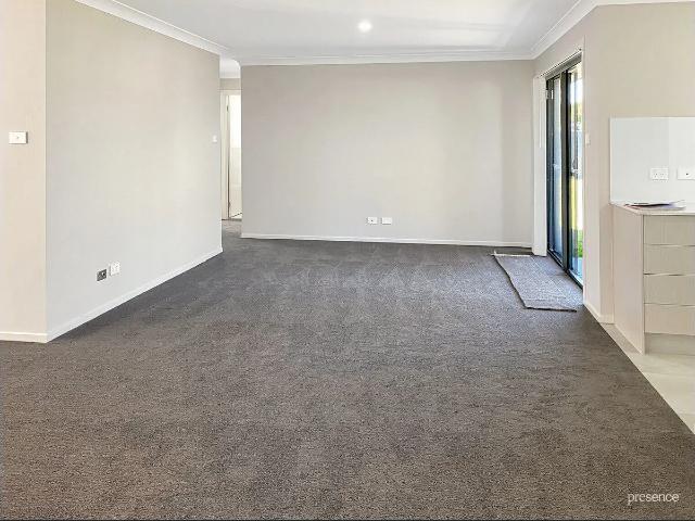 MODERN FAMILY LIVING HEART OF CLIFTLEIGH
