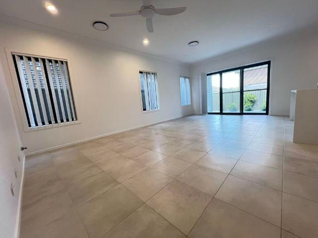 Modern Family Living in The Gables Bright, Spacious & Very New