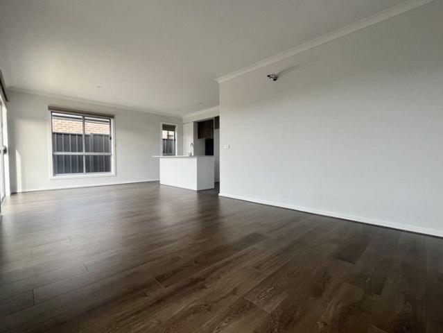 Modern Family Living in the Heart of Cobblebank