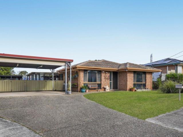 Modern Family Living in the Heart of Collingwood Park