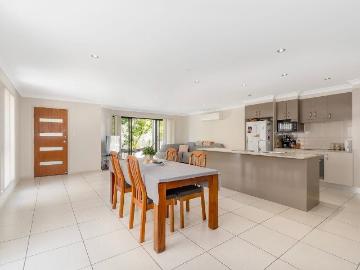 Modern Family Living in the Heart of Coomera
